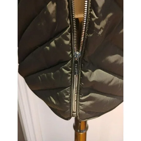 DKNY Black Quilted Puffer Coat Removable Faux Fur Hood Size Small - Picture 8 of 8